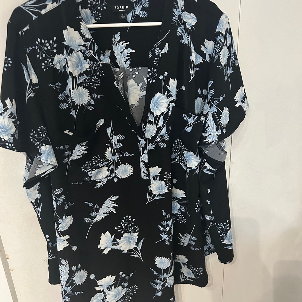 torrid Black Blouse with Blue & White Floral Print